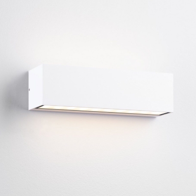 Prosty kinkiet elewacyjny Chimore LED w klasycznym kolorze