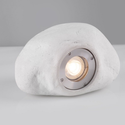 Betonowa lampa zewnętrzna Negro imitująca kamień