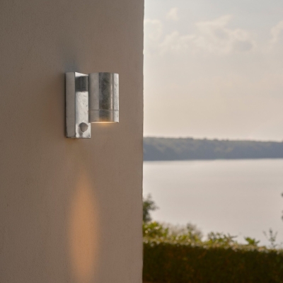 Nowoczesna lampa zewnętrzna Tin Maxi z czujnikiem ruchu