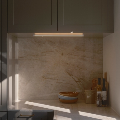 Biała listwa podszafkowa Preston LED do kuchni