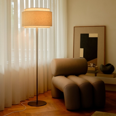 Elegancka lampa podłogowa Takai z abażurem