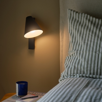 Nowoczesny kinkiet ścienny Wilmer w klasycznym kolorze