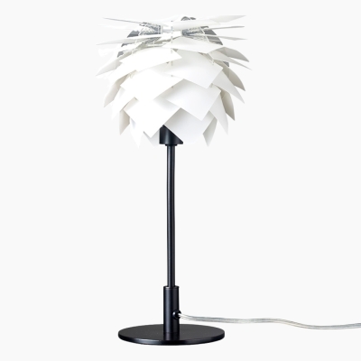 Lampa stołowa PineApple na czarnej podstawie