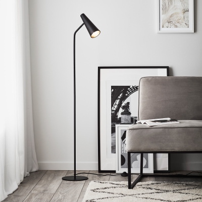 Czarna lampa podłogowa Peak z regulowanym kloszem