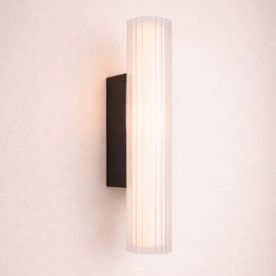 Szklany kinkiet ścienny Fayette LED na czarnym stelażu