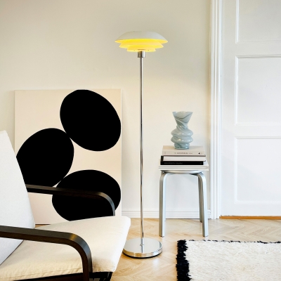 Lampa podłogowa DL na metalowej podstawie