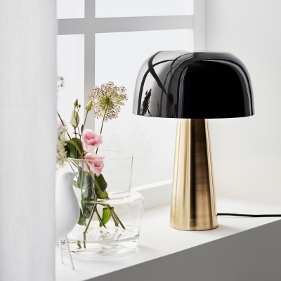 Nowoczesna lampa stołowa Blanca z czarnym kloszem