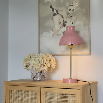 Urocza lampa stołowa Wera w różowym kolorze