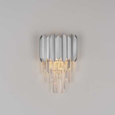 Srebrna lampa ścienna Pelavro do salonu