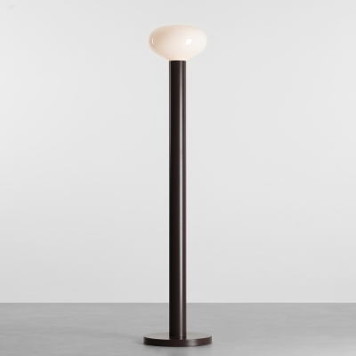 Ciemnobrązowa lampa stojąca Flo Mokka - opalowy klosz