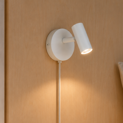 Lampa ścienna LED z włącznikiem i przewodem Omari