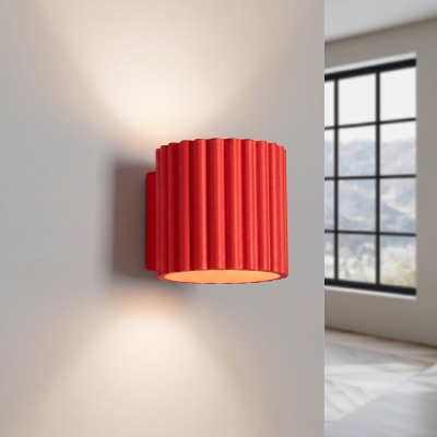 Czerwona lampa ścienna z karbowanym kloszem Medina G9