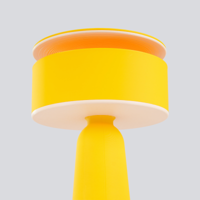 Żółta lampa stołowa Axo - kolorowy akcent do nowoczesnych wnętrz