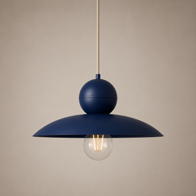 Granatowa lampa wisząca Sora E nad stół