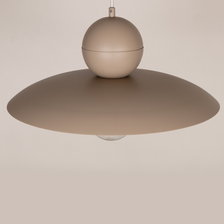 lampa-wiszaca-w-kolorze-bezowym