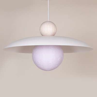 Minimalistyczna lampa wisząca Sora Wood nad stół
