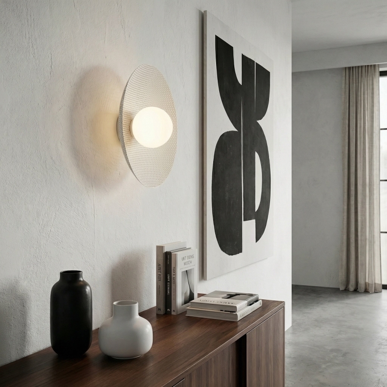 białe-designerskie-lampy-ścienne