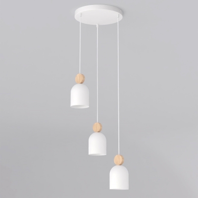 Biała lampa wisząca Senne Ring z drewnianymi elementami
