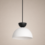 Minimalistyczna lampa wisząca Bowie z biało-czarnym kloszem