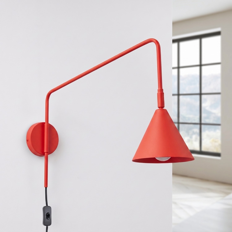 czerwona-lampa-ścienna-z-regulacją