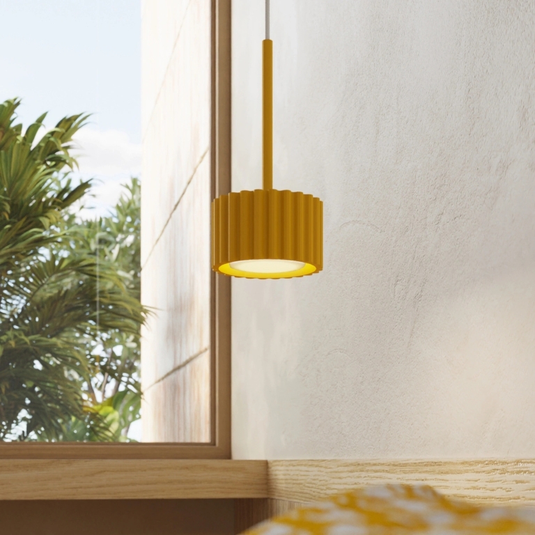 lampa-mala-nad-stolik