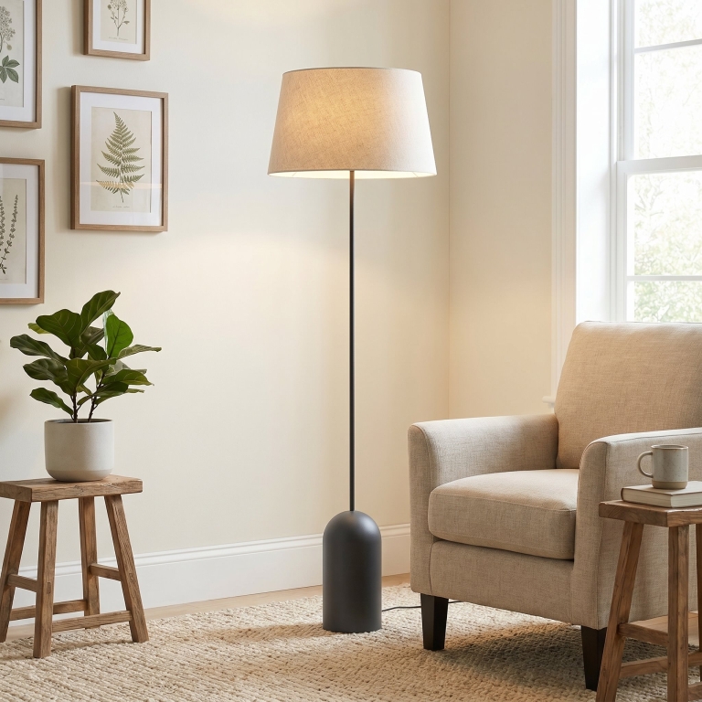 lampa-z-beżowym-abażurem