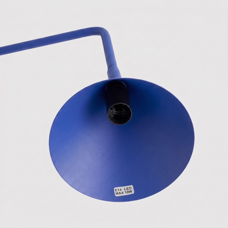 niebieska-lampa-na-biurko