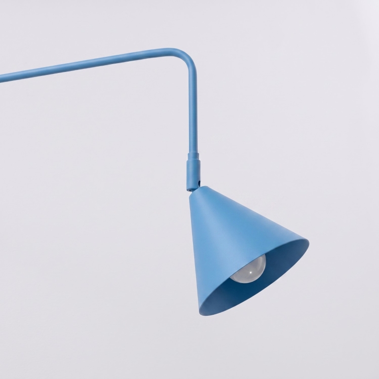 niebieska-lampa-śćienna