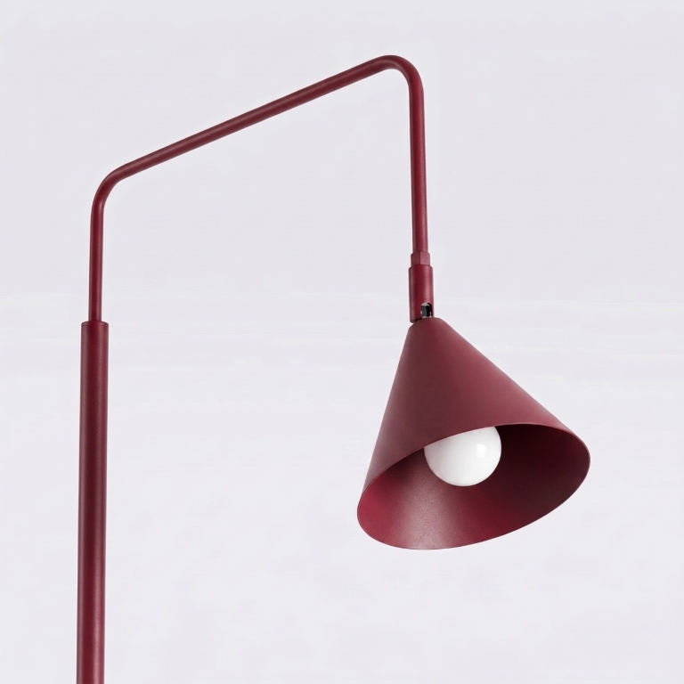 nowoczesna-bordowa-lampa-stojąca