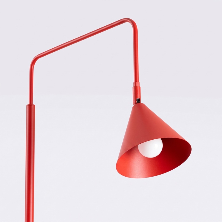 nowoczesna-czerwona-lampa-stojąca