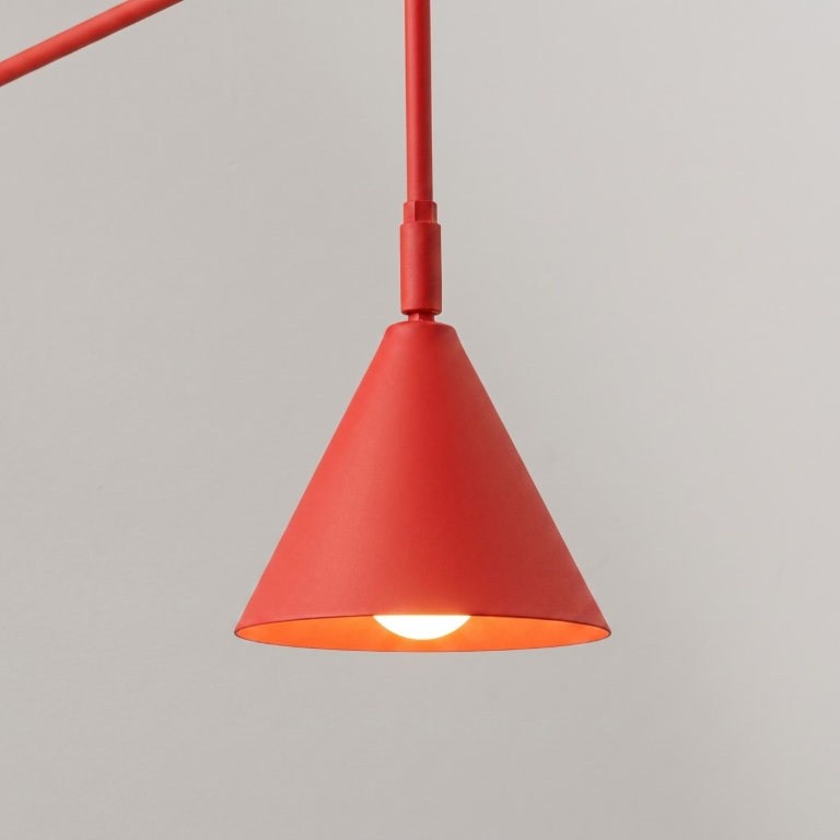nowoczesna-lampa-ścienna-w-kolorze-czerwonym