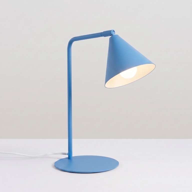 nowoczesna-lampa-w-kolorze-błękitnym