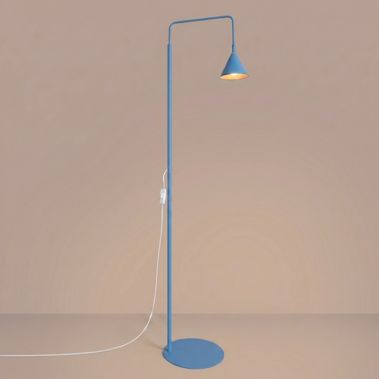 nowoczesna-lampa-w-kolorze-błękitnym