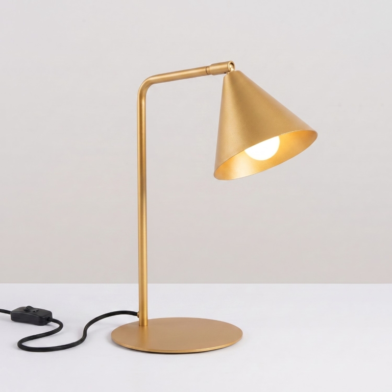 nowoczesna-lampa-w-kolorze-złotym
