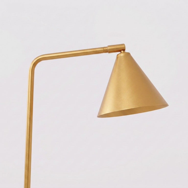 nowoczesna-złota-lampka-nocna