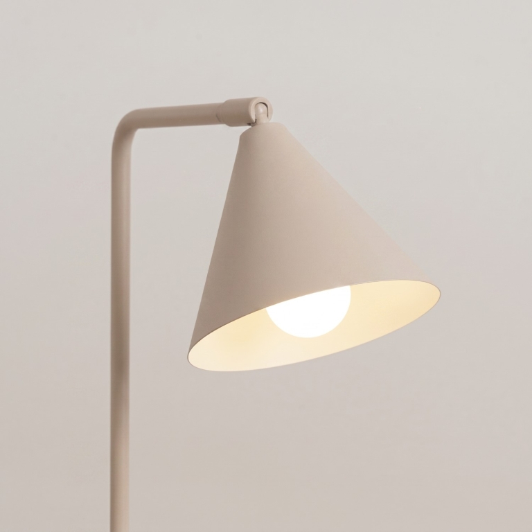 skandynawska-taupe-lampka-do-sypialni