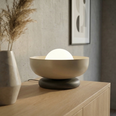 Lampka nocna Sharon o nietuzinkowym designie