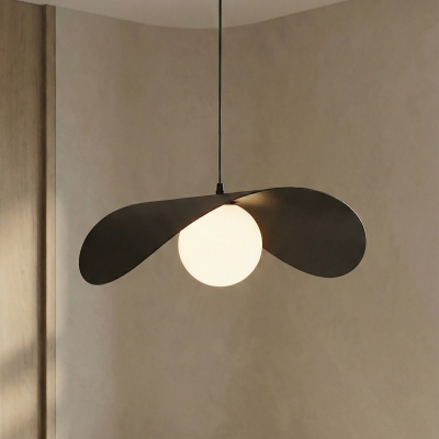 Designerska lampa Veyra z opalowym kloszem
