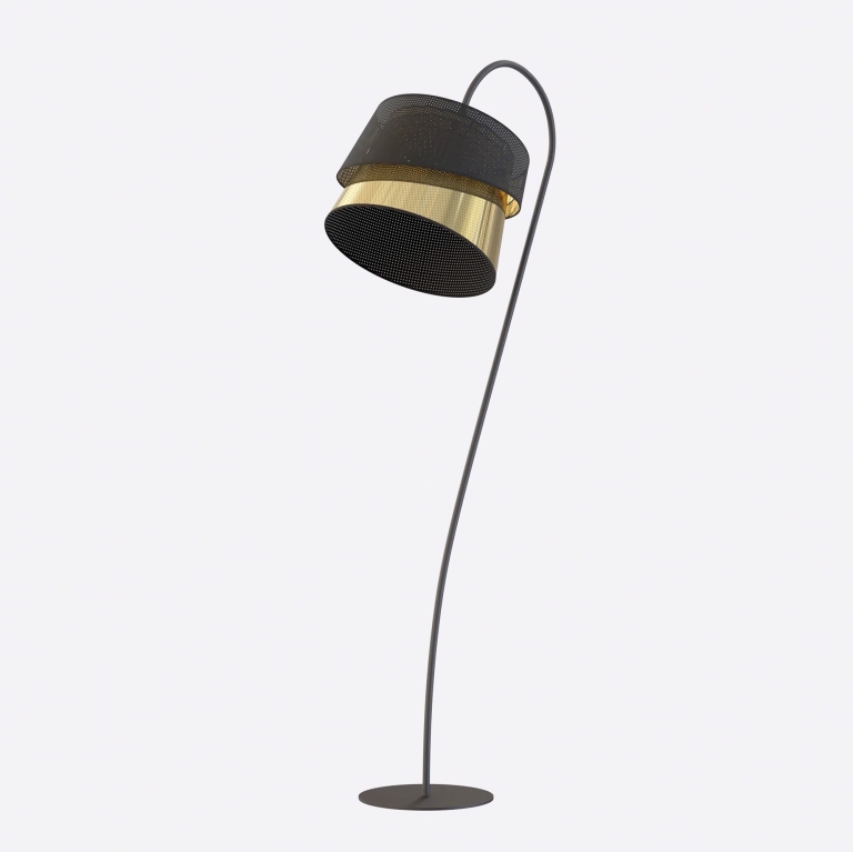 złota-lampa-podłogowa-z-materiałowym-abażurem