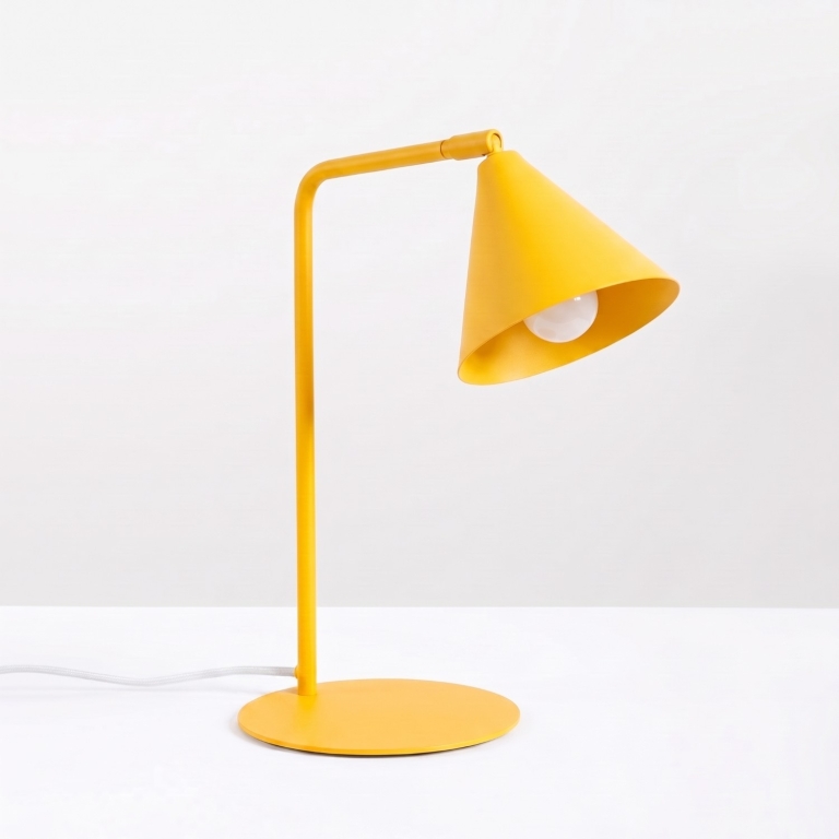 żółta-lampa-biurkowa