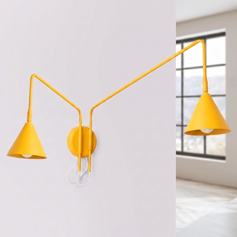 żółta-lampa-ścienna