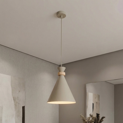 Beżowa lampa wisząca Via z metalu