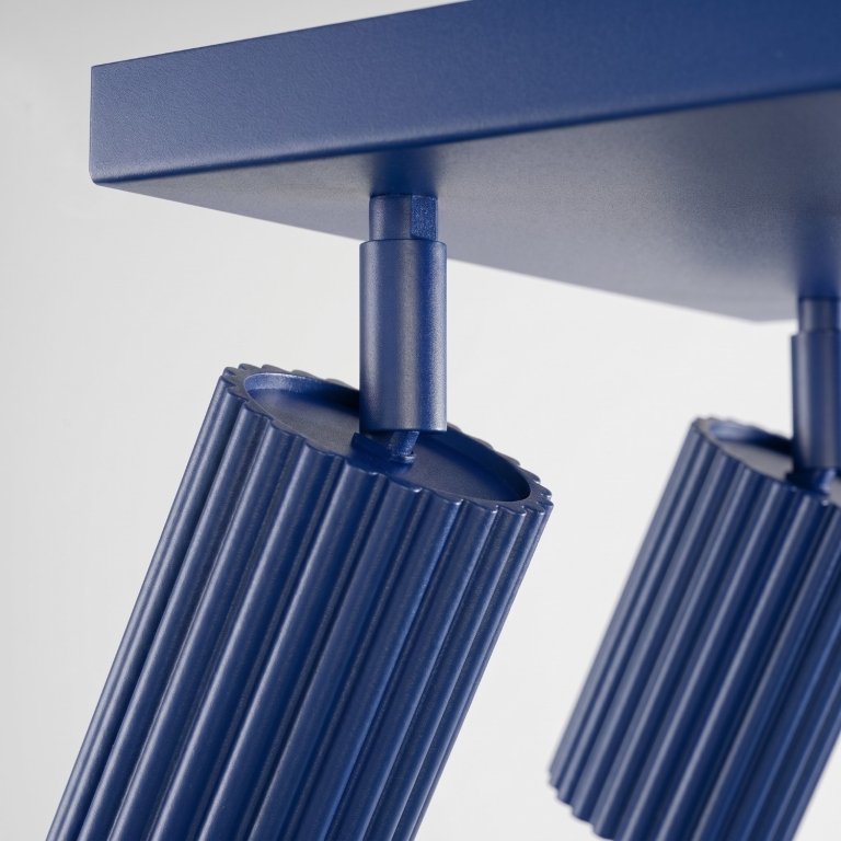 aluminiowa-lampa-sufitowa-granatowa-do-salonu