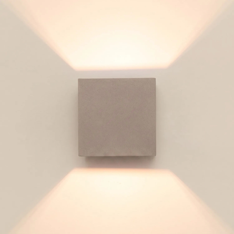 aluminiowa-nowoczesna-lampa-ścienna