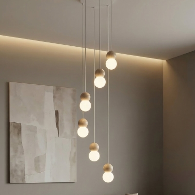 Wielopunktowa lampa wisząca Nolia z drewnianymi detalami