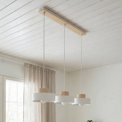 Subtelna lampa wisząca Velis z białymi kloszami