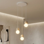 Biała lampa wisząca Nolia z drewnianymi detalami