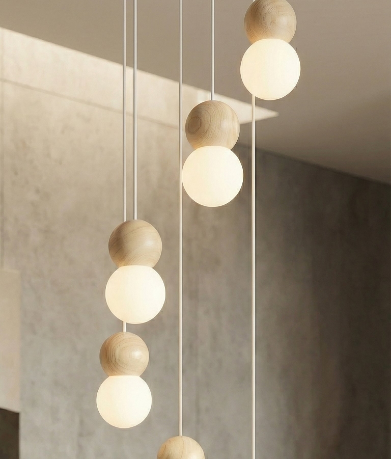 białe-lampy-wiszące-z-okrągłymi-kloszami