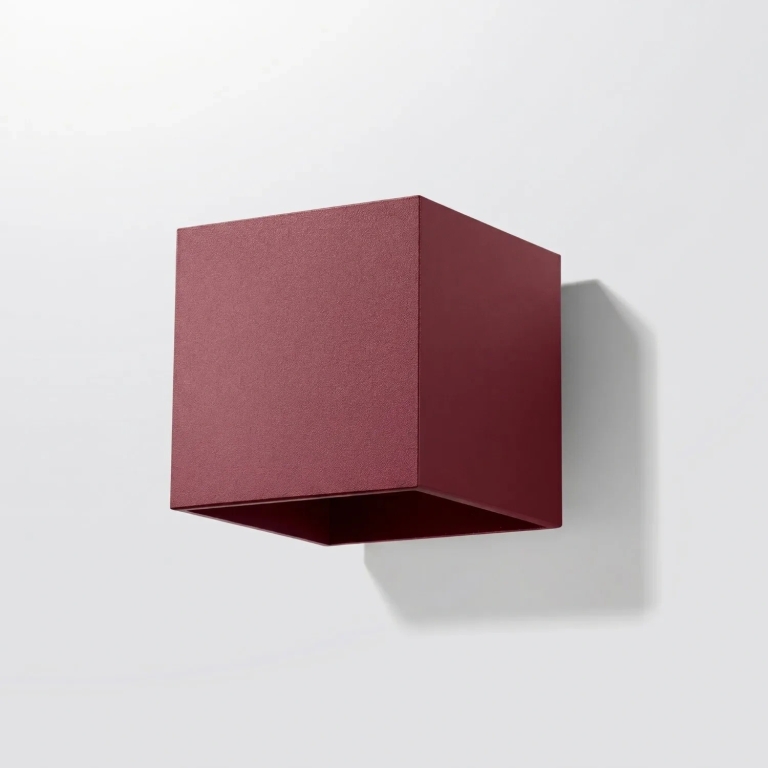 burgundowa-dekoracyjna-lampa-ścienna