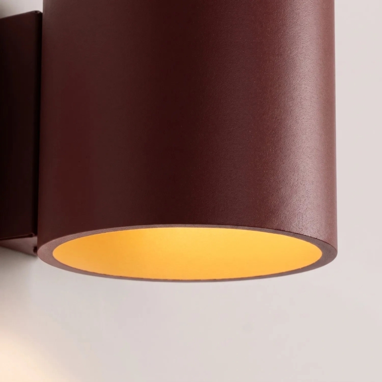 czerwona-lampa-ścienna